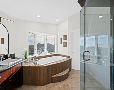 1121 Roberto Lane - Photo Thumbnail 14