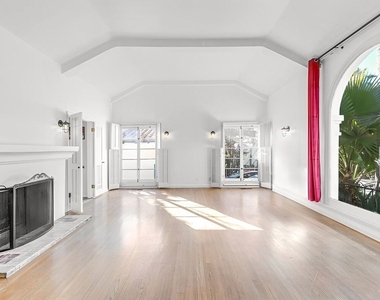 1530 Valley View Road - Photo Thumbnail 6