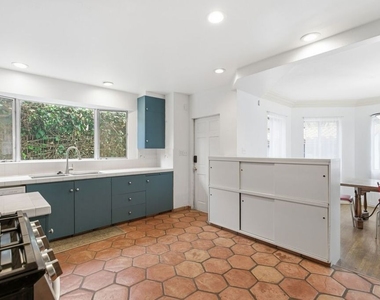 1530 Valley View Road - Photo Thumbnail 15