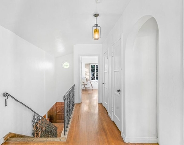 1530 Valley View Road - Photo Thumbnail 33