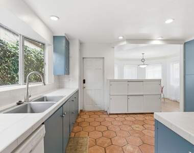 1530 Valley View Road - Photo Thumbnail 18