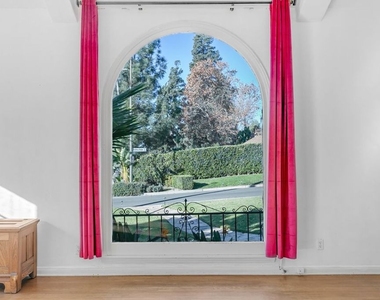 1530 Valley View Road - Photo Thumbnail 8