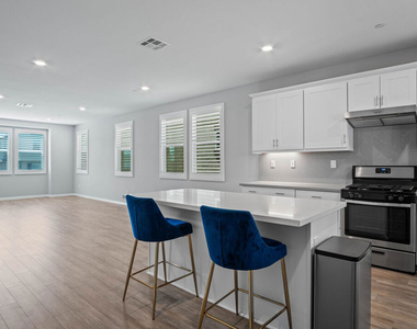 763 Sienna Way - Photo Thumbnail 17