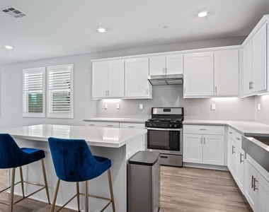 763 Sienna Way - Photo Thumbnail 2