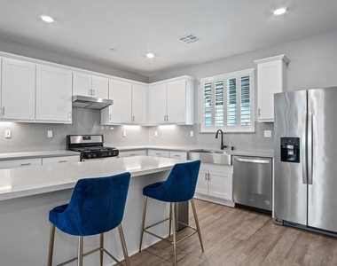 763 Sienna Way - Photo Thumbnail 4
