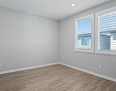 763 Sienna Way - Photo Thumbnail 18