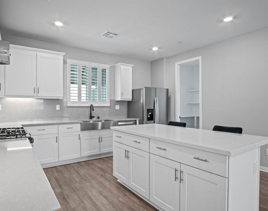 763 Sienna Way - Photo Thumbnail 16