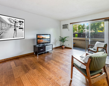 5919 Chula Vista Way - Photo Thumbnail 4