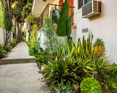 5919 Chula Vista Way - Photo Thumbnail 1