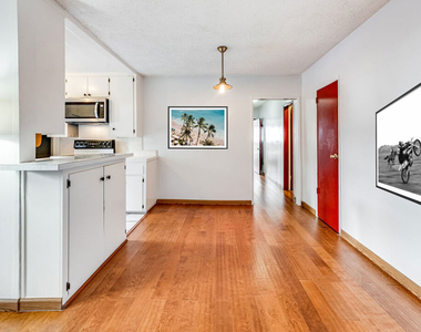 5919 Chula Vista Way - Photo Thumbnail 7