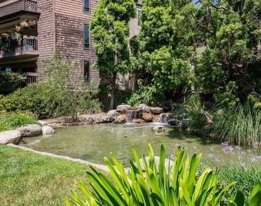 950 N Kings Road - Photo Thumbnail 15