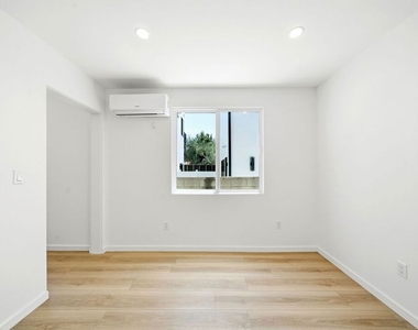 333 6th Avenue - Photo Thumbnail 15