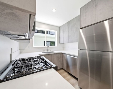 333 6th Avenue - Photo Thumbnail 4