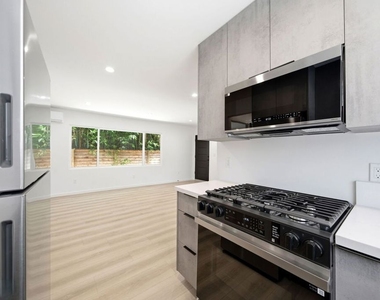 333 6th Avenue - Photo Thumbnail 5