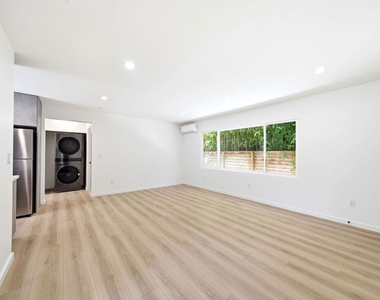 333 6th Avenue - Photo Thumbnail 7