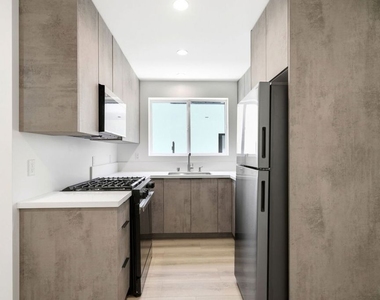 333 6th Avenue - Photo Thumbnail 2