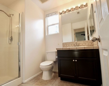 1124 Acapulco Avenue - Photo Thumbnail 8