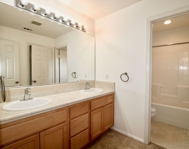 1124 Acapulco Avenue - Photo Thumbnail 21