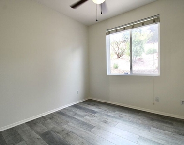 1124 Acapulco Avenue - Photo Thumbnail 7