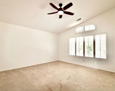 1124 Acapulco Avenue - Photo Thumbnail 24