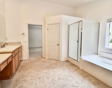 1124 Acapulco Avenue - Photo Thumbnail 28