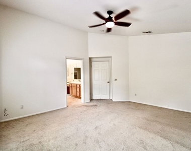 1124 Acapulco Avenue - Photo Thumbnail 25