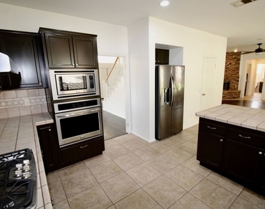 1124 Acapulco Avenue - Photo Thumbnail 13