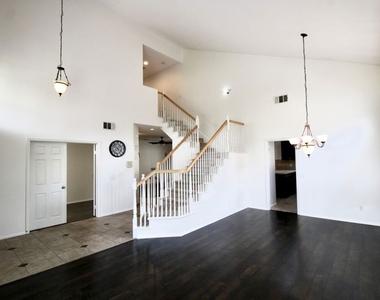 1124 Acapulco Avenue - Photo Thumbnail 17