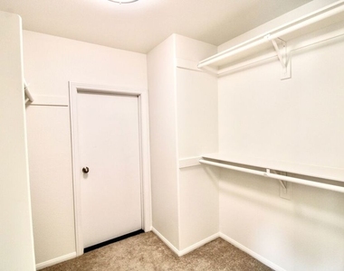 1124 Acapulco Avenue - Photo Thumbnail 31