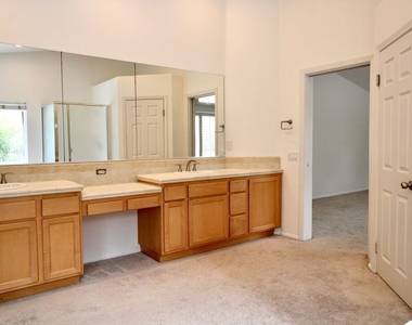 1124 Acapulco Avenue - Photo Thumbnail 27