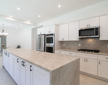 508 N Canon Drive - Photo Thumbnail 13