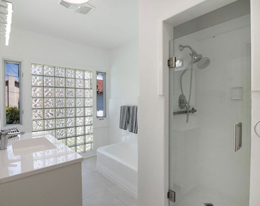 508 N Canon Drive - Photo Thumbnail 22