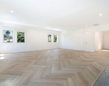 508 N Canon Drive - Photo Thumbnail 14