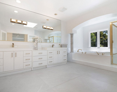 508 N Canon Drive - Photo Thumbnail 17