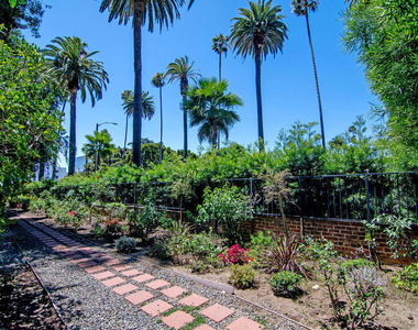 508 N Canon Drive - Photo Thumbnail 38