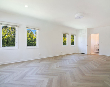 508 N Canon Drive - Photo Thumbnail 24