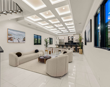 9511 National Boulevard - Photo Thumbnail 2