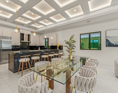 9511 National Boulevard - Photo Thumbnail 3