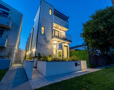 9511 National Boulevard - Photo Thumbnail 27