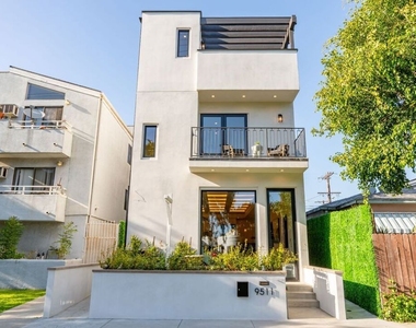 9511 National Boulevard - Photo Thumbnail 1