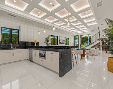 9511 National Boulevard - Photo Thumbnail 6