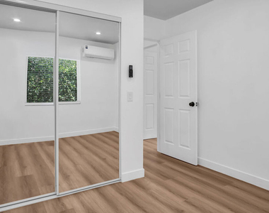15559 Three Palms Street - Photo Thumbnail 12