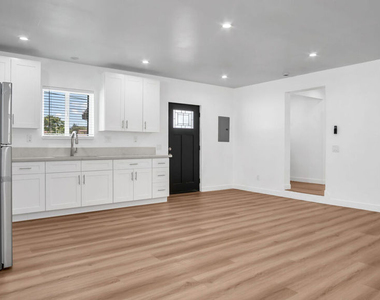 15559 Three Palms Street - Photo Thumbnail 4