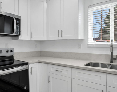15559 Three Palms Street - Photo Thumbnail 7