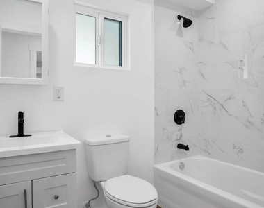 15559 Three Palms Street - Photo Thumbnail 10