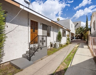 1538 N Mariposa Avenue - Photo Thumbnail 2