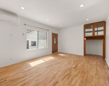 1538 N Mariposa Avenue - Photo Thumbnail 3