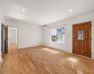 1538 N Mariposa Avenue - Photo Thumbnail 5