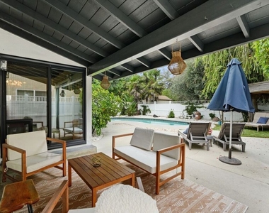 6558 Lasaine Avenue - Photo Thumbnail 16