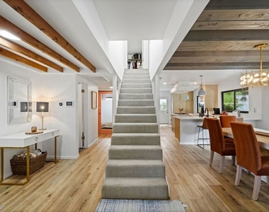 6558 Lasaine Avenue - Photo Thumbnail 28